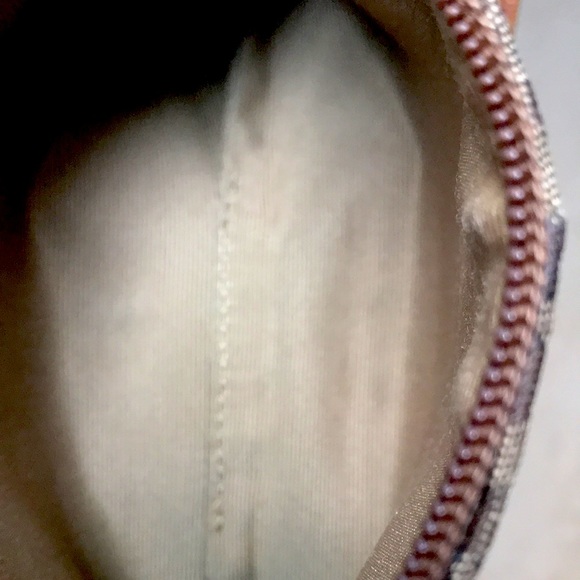 Coach magnolia wristlet purse. Briars brown in color/ khaki. 4 inches deep! - Picture 5 of 8